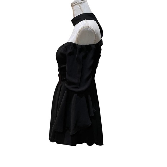 LF Rumor Boutique Off Shoulder Romper with Choker Bell Sleeve Black Size Medium - Picture 5 of 9